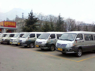 泰安荣泰汽车服务 专业酒店接送用车解决方案，价格透明服务优